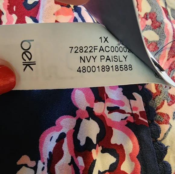 NEW Crown & Ivy Navy Paisley Print Top Size 1X (14/16) - Picture 5 of 11